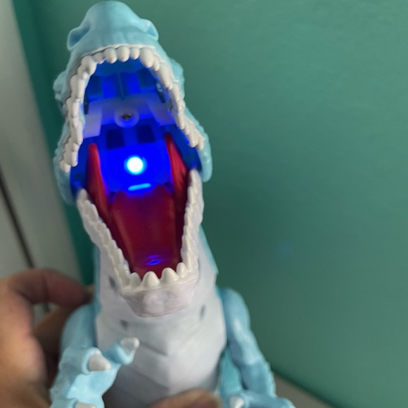 Robo Alive Blue Roaring Ice Dragon Battery Operated Robotic Dragon Zuro Works - Picture 6 of 7